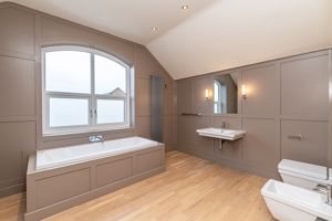 En Suite- click for photo gallery